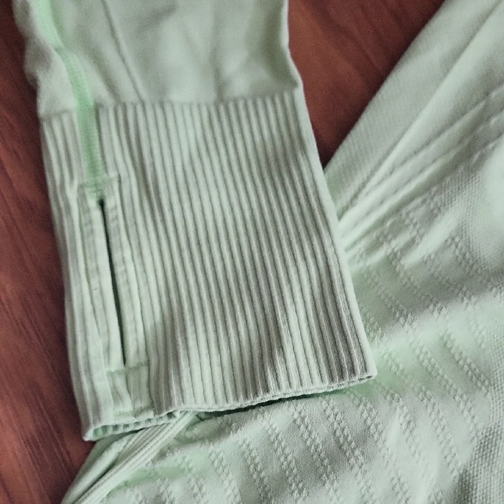 Athleta Light Green Long Sleeve Tee - Picture 3 of 5